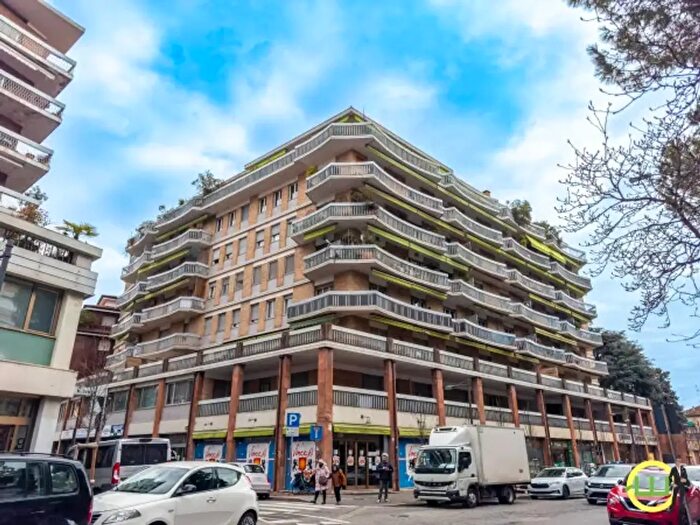 Appartamento con 5 locali in vendita in Viale Giacomo Leopardi, Udine