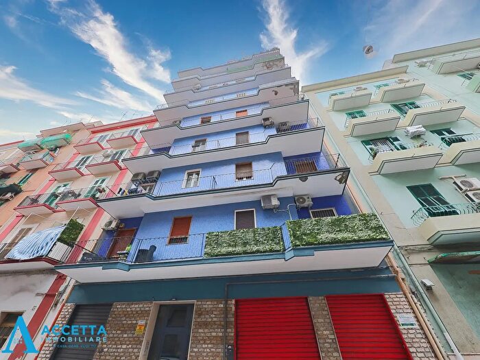 Appartamento trilocale in vendita in Via Diego Peluso, Taranto