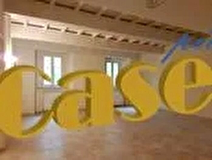 Appartamento con 6 locali in vendita in Camaiore