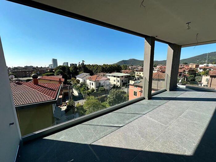 Appartamento quadrilocale in vendita in Brescia