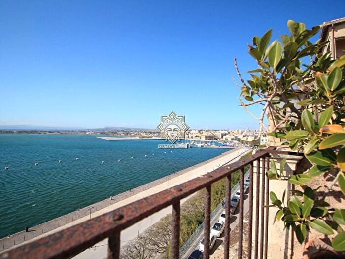 Casa con 5 locali in affitto in Piazza Duomo, Siracusa