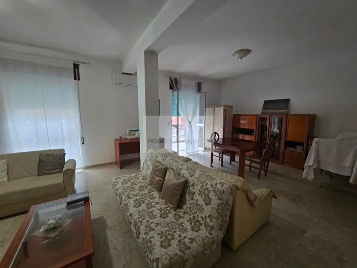 Appartamento con 6 locali in vendita in Via Italia, Siracusa