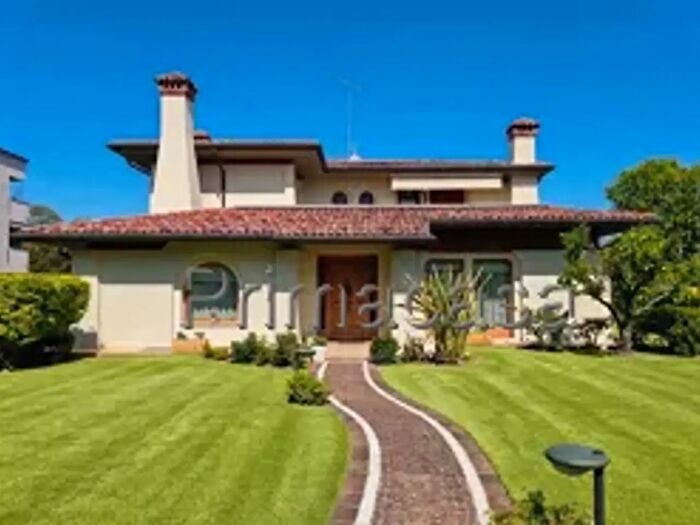 Casa con 20 locali in vendita in Via Pantano, Oderzo