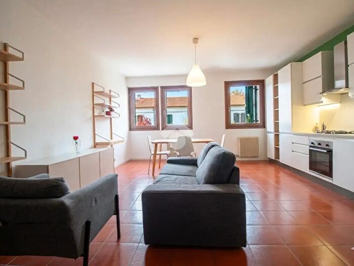 Appartamento trilocale in affitto in Via Antonio Grotto, Vicenza