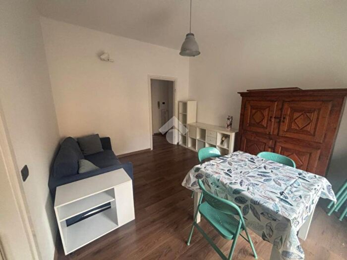 Appartamento quadrilocale in affitto in Viale Indipendenza, Centro Storico, Pavia