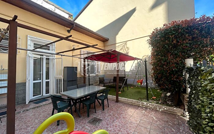 Casa quadrilocale in vendita in Via Foligno, Torino