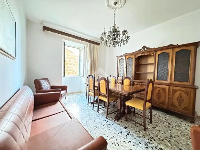 Appartamento trilocale in vendita in Vicolo del Ritello, Piansano