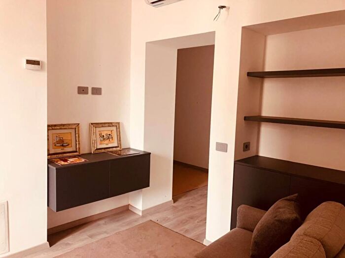 Appartamento trilocale in affitto in Via Evangelista Torricelli, Ascanio Sforza, Milano