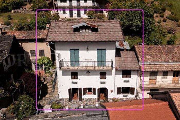 Casa con 6 locali in vendita in Via Quarna Sopra, Quarna Sotto