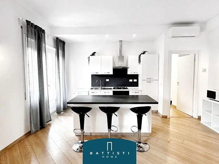 Appartamento quadrilocale in vendita in Via Pietro Cartoni, Roma