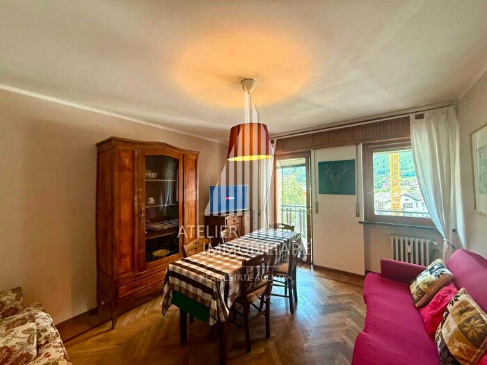 Appartamento con 5 locali in affitto in Via Circonvallazione, Centro, Courmayeur
