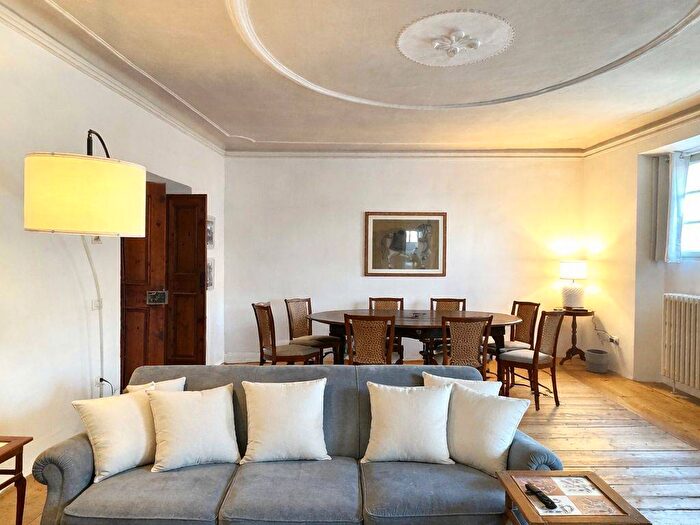 Appartamento quadrilocale in affitto in Piazza Antonio Rosmini, Centro Storico Santa Maria, Rovereto