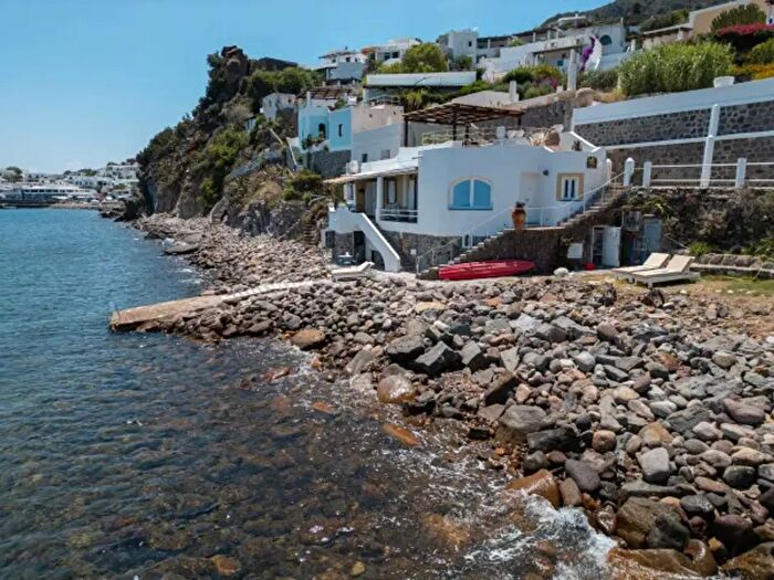 Casa con 5 locali in vendita in Strada Vicinale IditelloFaraci, Lipari
