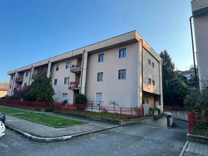 Appartamento trilocale in vendita in Via Pavone, Banchette