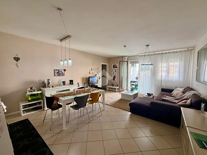 Appartamento trilocale in vendita in Via Santa Bakhita, Mirano