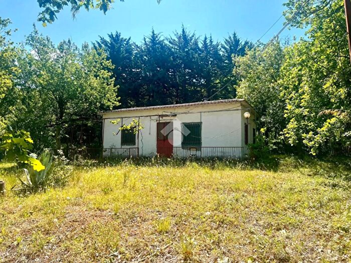 Casa bilocale in vendita in Località Castellone, Sessa Aurunca