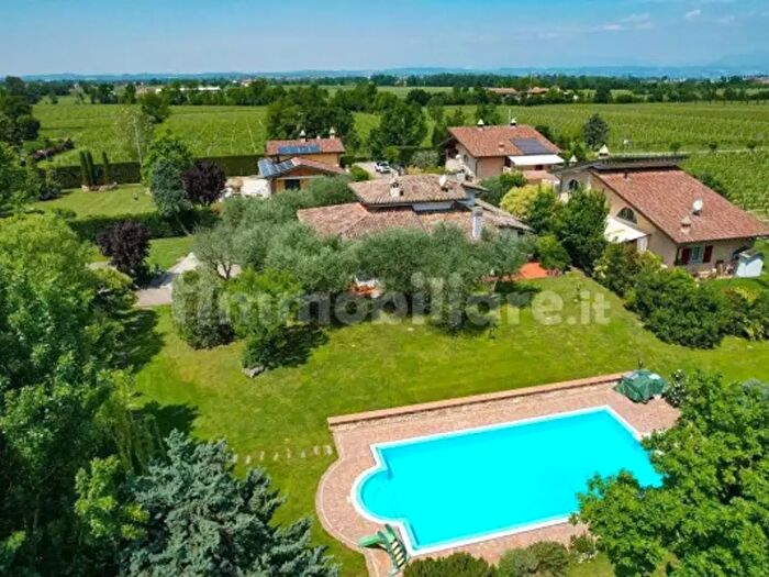 Casa con 6 locali in vendita in Sirmione