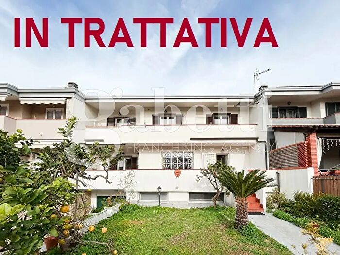 Casa quadrilocale in vendita in Via Ripuaria, Giugliano In Campania