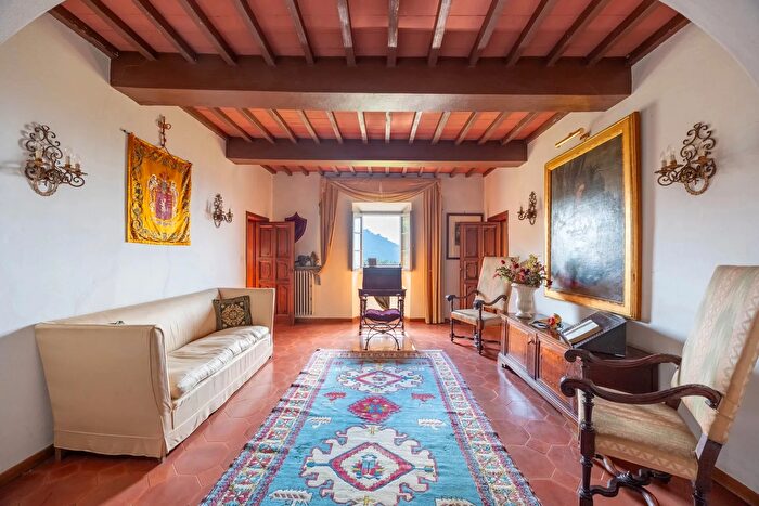 Casa con 17 locali in vendita in Montecatini Terme