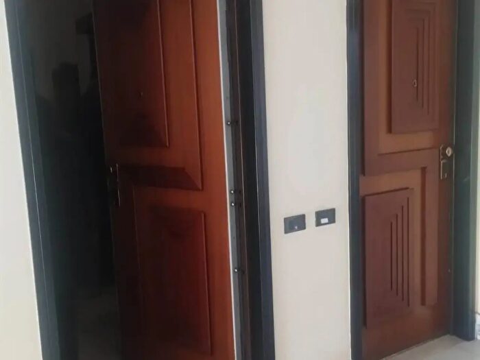 Appartamento con 6 locali in vendita in Via Antonio Canova, Caserta