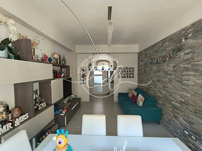 Appartamento con 5 locali in vendita in Viareggio