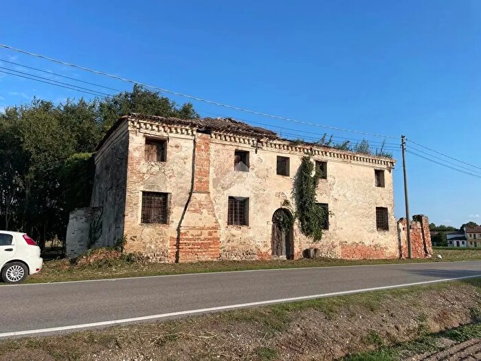 Casa quadrilocale in vendita in Via Vallancon, Ospedaletto Euganeo