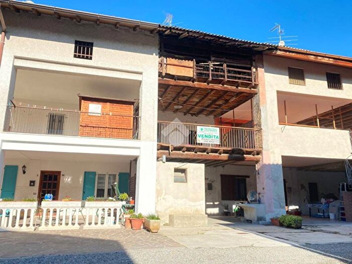 Casa trilocale in vendita in Via S Bernardo, Castel Rozzone