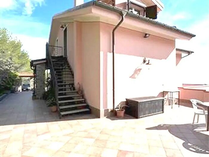 Appartamento quadrilocale in vendita in Via Nostra Signora delle Grazi, Imperia