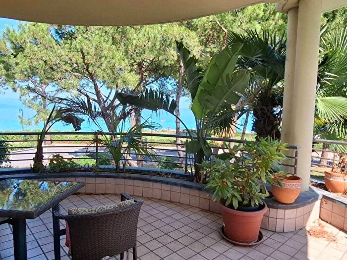 Appartamento trilocale in affitto in Via Battista Vighenzi, Desenzanino, Desenzano del Garda