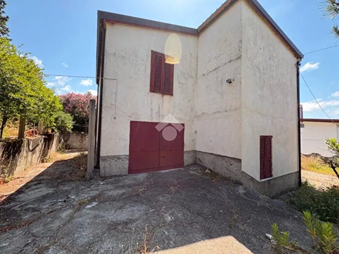 Casa con 5 locali in vendita in Via Caposuvero, Gizzeria