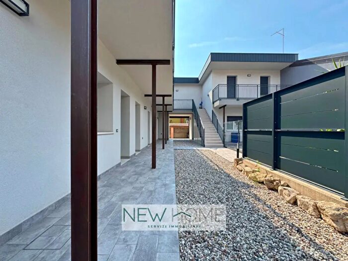 Appartamento quadrilocale in affitto in Via San Giovanni Lupatoto a, Verona