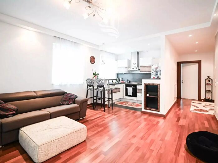 Appartamento trilocale in vendita in Via a Manzoni, Merano