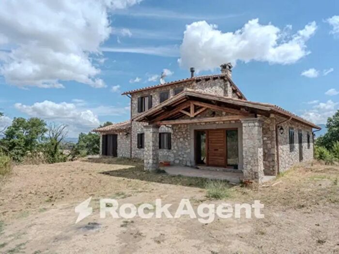 Casa con 6 locali in vendita in Strada della Poggetta, Castiglione In Teverina