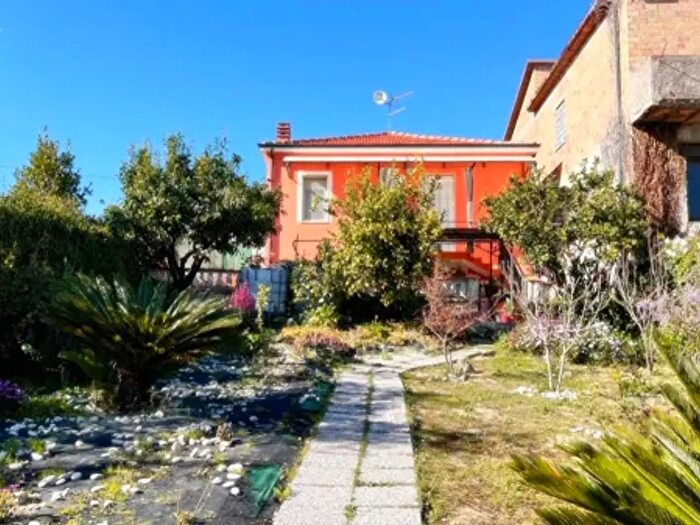 Casa quadrilocale in vendita in Via Gran Sasso, Silvi