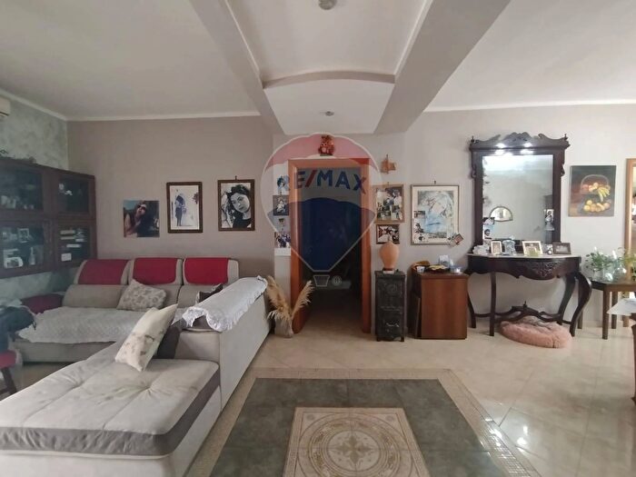 Appartamento trilocale in vendita in Via Giosuè Carducci, Brindisi