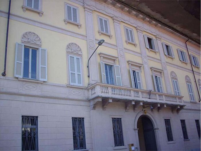Appartamento trilocale in affitto in Via Garibaldi, Centro, Somma Lombardo