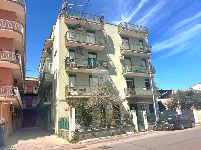 Appartamento con 5 locali in vendita in Via Santa Maria di Gesù, Palermo