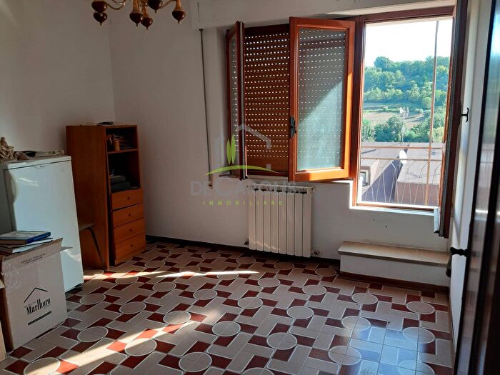 Appartamento con 10 locali in vendita in Via Benedetto Croce, Roccafluvione