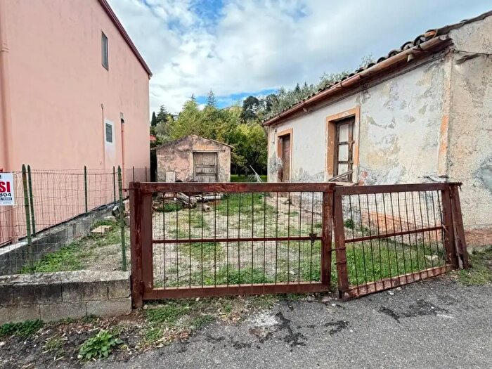 Casa trilocale in vendita in Via Sciro, Lamezia Terme