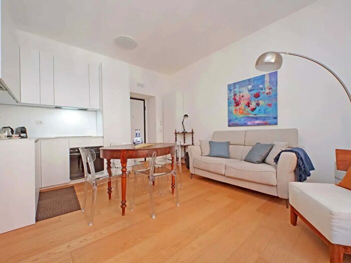 Appartamento monolocale in affitto in Via Caulonia, Roma