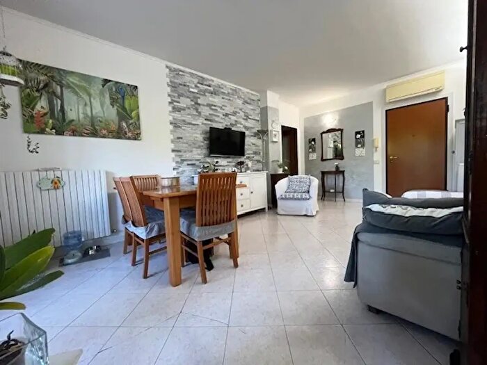 Appartamento con 5 locali in vendita in Via Marecchiese, Rimini
