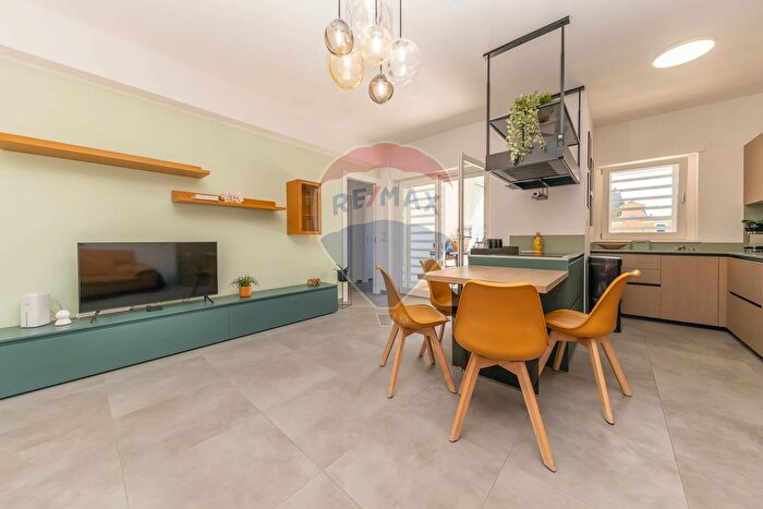 Appartamento quadrilocale in vendita in Via delle Ciliegie, Roma