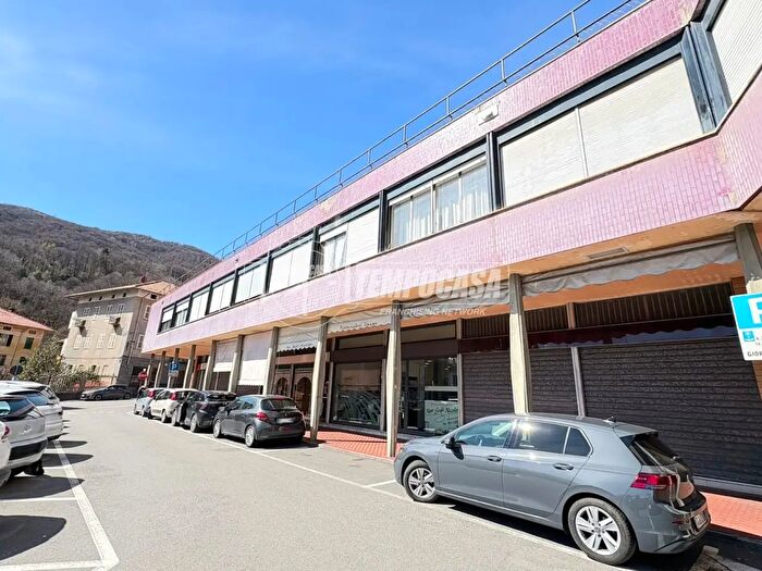 Appartamento trilocale in vendita in Via Roma, Valdilana