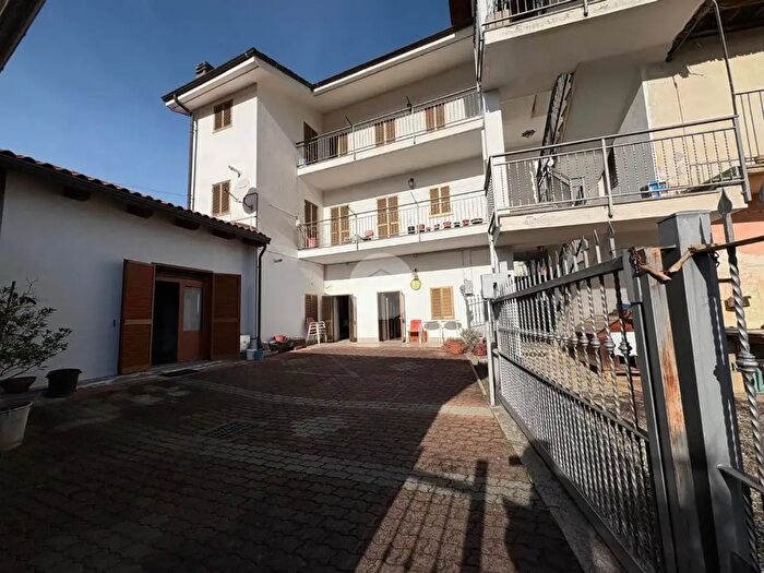 Casa con 7 locali in vendita in Via Villa, San Colombano Belmonte