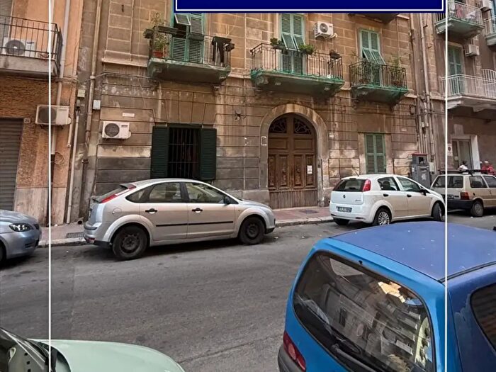 Appartamento quadrilocale in affitto in Via Giusti, Taranto