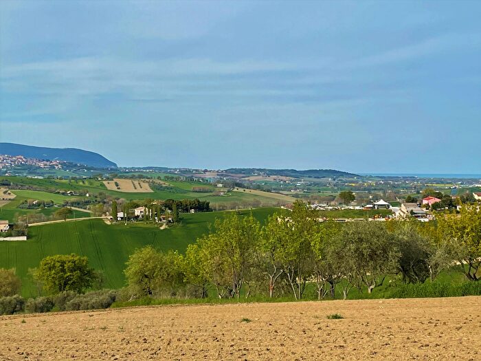 Casa in vendita in Contrada Castelnuovo, Recanati