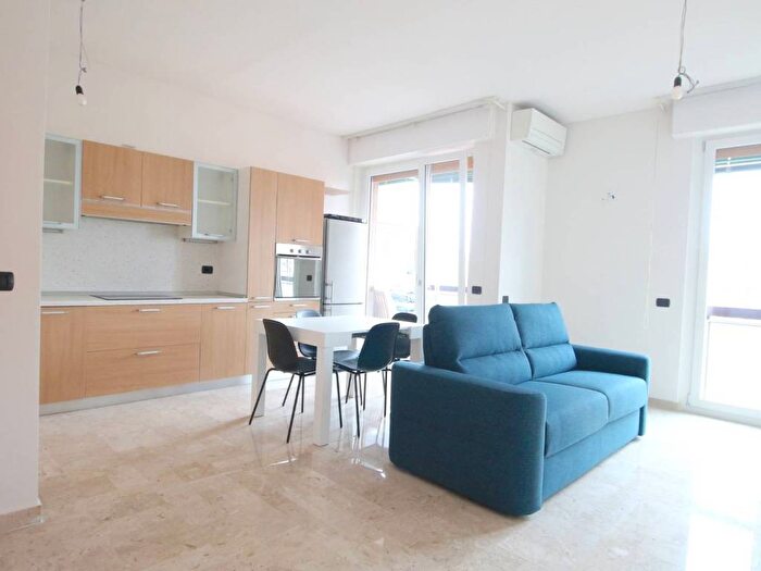 Appartamento bilocale in affitto in Bisceglie, Milano