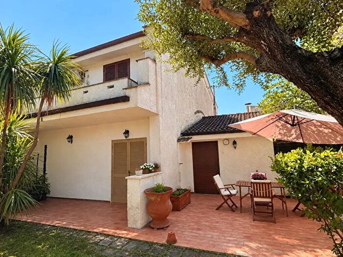 Casa con 8 locali in vendita in Via Alcide De Gasperi, San Felice Circeo