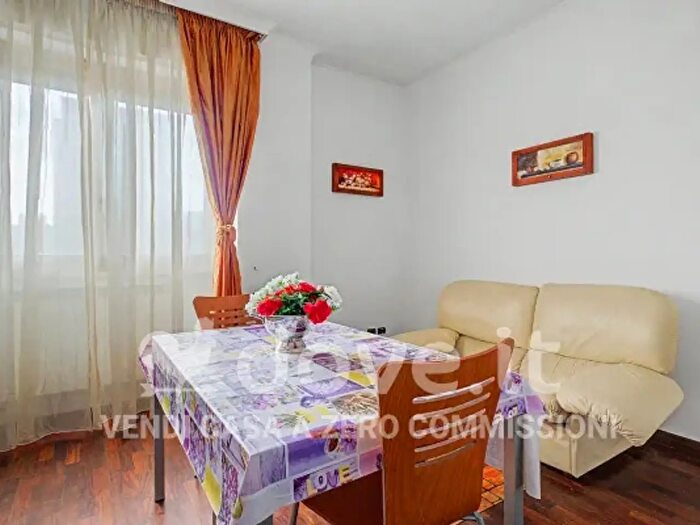Appartamento quadrilocale in vendita in Via Paolo Buzzi, Roma