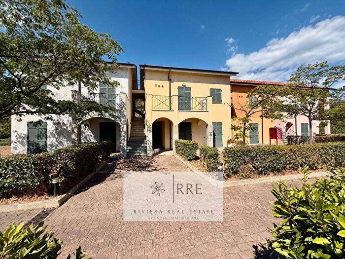 Appartamento bilocale in vendita in Castellaro Golf Resort, Castellaro